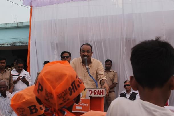 Singh addresses a 'nukkad sabha'